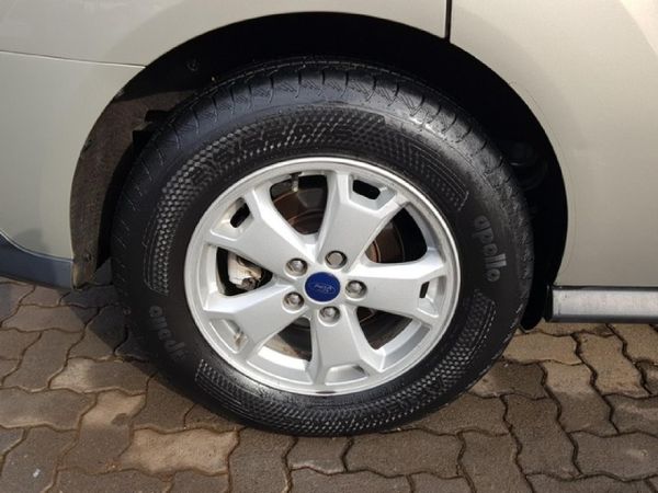 2015-Ford-Tourneo-Connect-10-Trend-SWB image:17