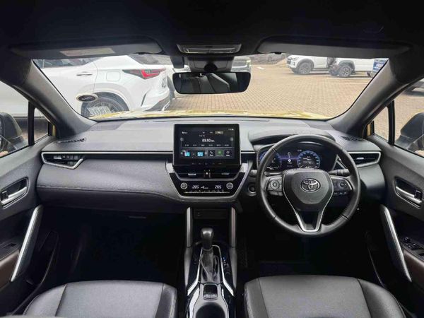 2025-Toyota-Corolla-Cross-18-XR image:9