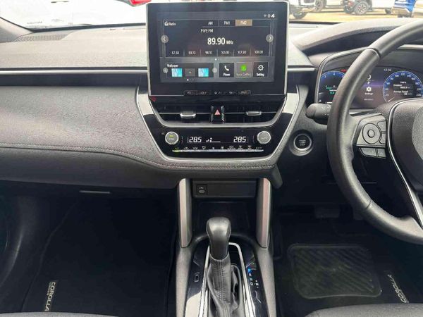 2025-Toyota-Corolla-Cross-18-XR image:10