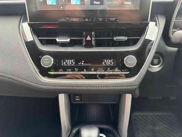 2025-Toyota-Corolla-Cross-18-XR image:11