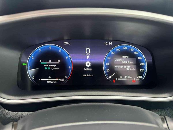 2025-Toyota-Corolla-Cross-18-XR image:14