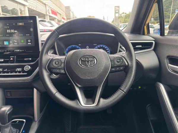 2025-Toyota-Corolla-Cross-18-XR image:17