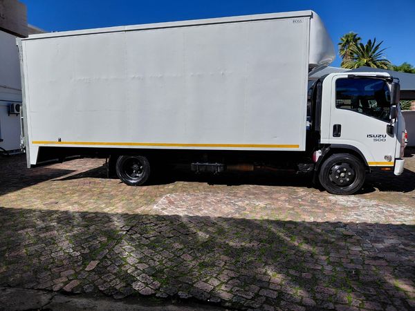2022-Isuzu-NQR-VANBODY-with-taillift image:2