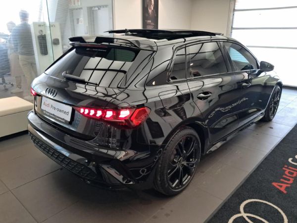 2025-Audi-A3-Sportback-35-TFSI-Black-Edition-Auto image:3