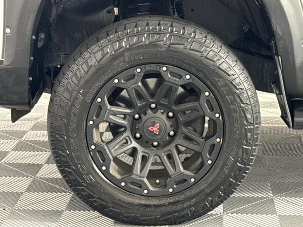 2023-Mitsubishi-Triton-24-Di-Dc-4x4-Auto-Double-Cab image:4