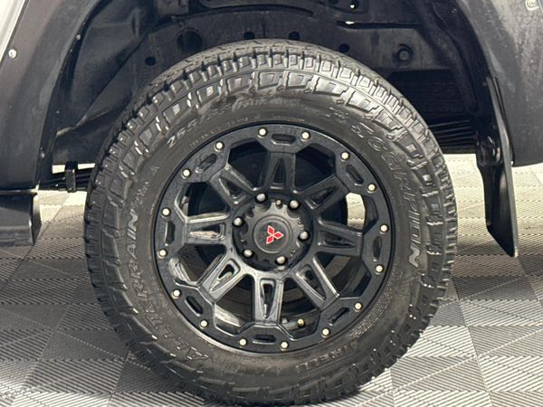 2023-Mitsubishi-Triton-24-Di-Dc-4x4-Auto-Double-Cab image:6