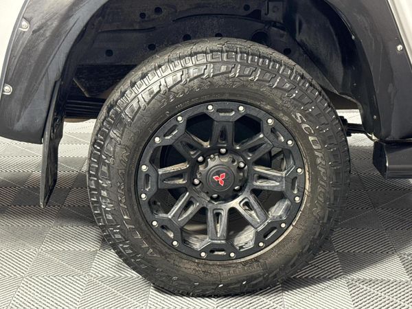 2023-Mitsubishi-Triton-24-Di-Dc-4x4-Auto-Double-Cab image:7