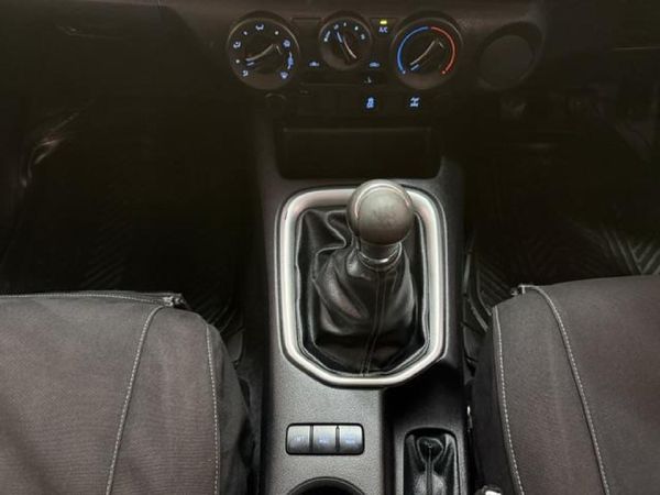 2018-Toyota-Hilux-28-GD-6-Raised-Body-Raider-Extended-Cab image:13