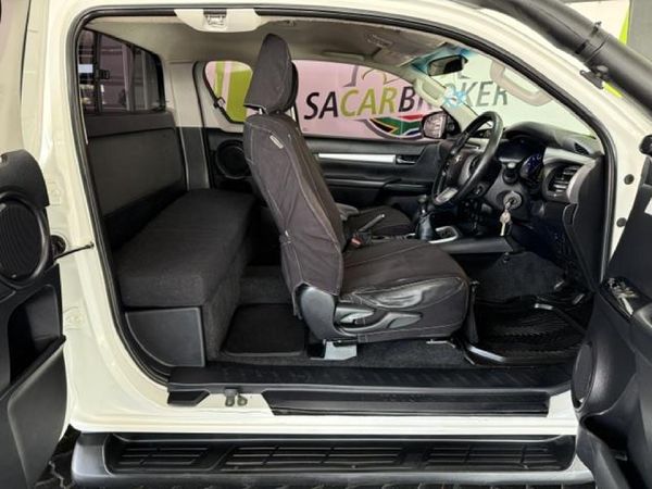 2018-Toyota-Hilux-28-GD-6-Raised-Body-Raider-Extended-Cab image:17