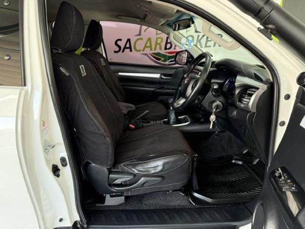 2018-Toyota-Hilux-28-GD-6-Raised-Body-Raider-Extended-Cab image:18