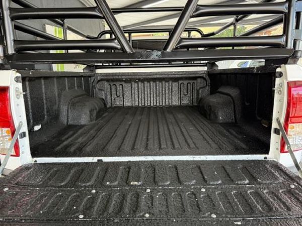 2018-Toyota-Hilux-28-GD-6-Raised-Body-Raider-Extended-Cab image:6