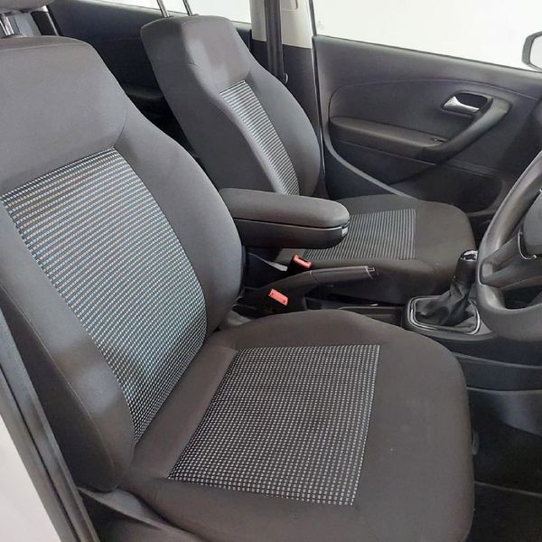 2024-Volkswagen-Polo-Vivo-14-Comfortline-5-dr image:6