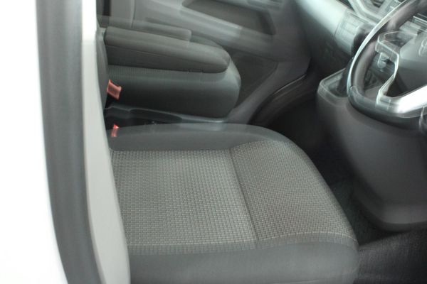 2023-Volkswagen-Kombi-T61-20-TDI-110kW-Auto-Trendline image:10