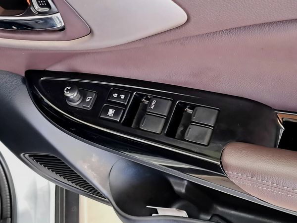 2025-Toyota-Starlet-Cross-15XR-Auto image:16