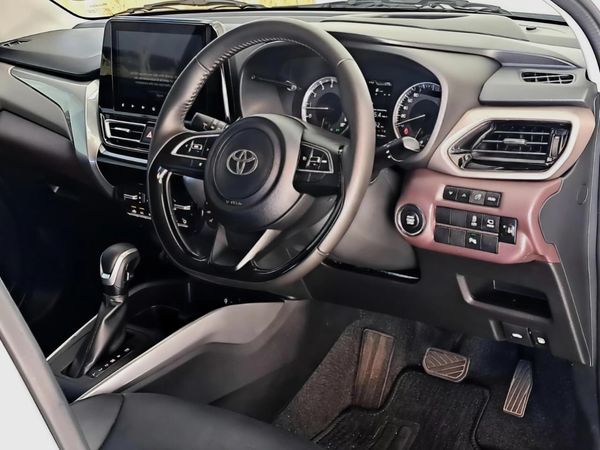 2025-Toyota-Starlet-Cross-15XR-Auto image:7