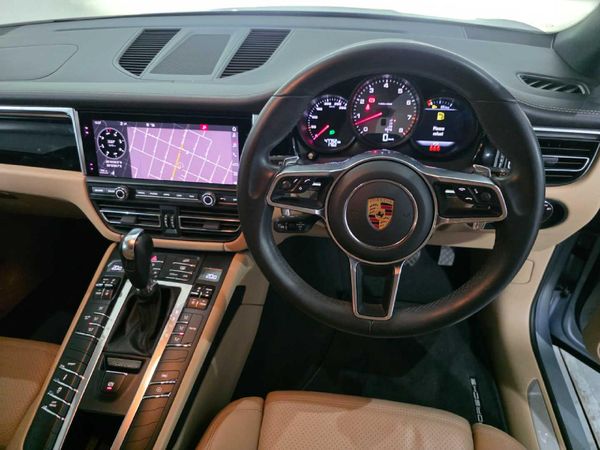 2019-Porsche-Macan-S image:13
