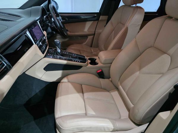 2019-Porsche-Macan-S image:16