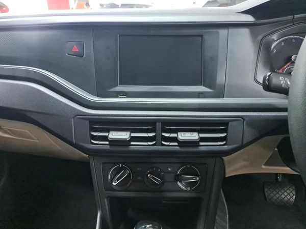 2024-Volkswagen-Polo-16-Classic-Auto image:17