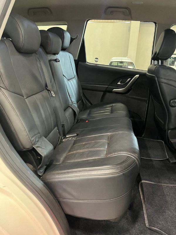 2022-Mahindra-XUV-500-22D-mHawk-7-seat-W8-Auto image:11
