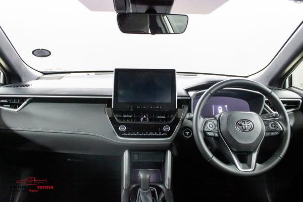 2026-Toyota-Corolla-Cross-18-XR-Hybrid image:6