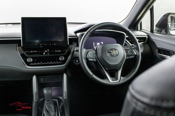 2026-Toyota-Corolla-Cross-18-XR-Hybrid image:7