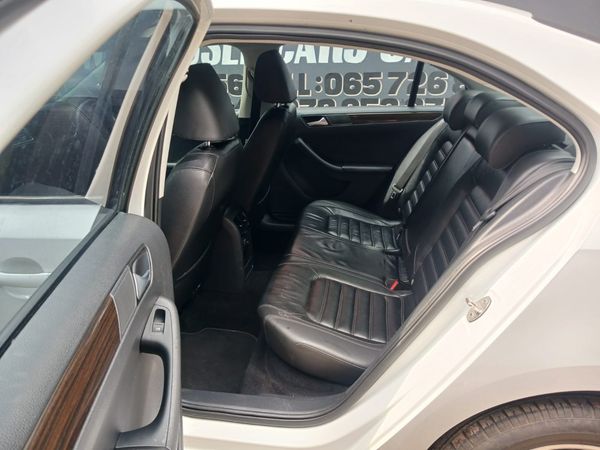 2015-Volkswagen-Jetta-GP-16-TDI-Comfortline-Auto image:12