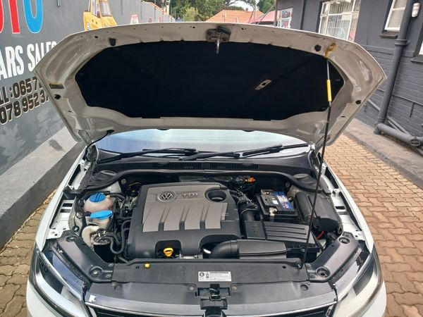 2015-Volkswagen-Jetta-GP-16-TDI-Comfortline-Auto image:14