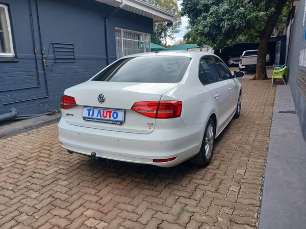 2015-Volkswagen-Jetta-GP-16-TDI-Comfortline-Auto image:4