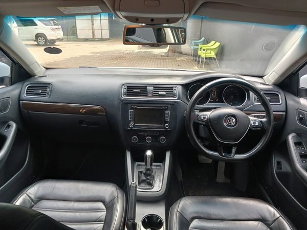 2015-Volkswagen-Jetta-GP-16-TDI-Comfortline-Auto image:8