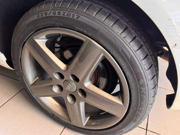 2011-Audi-A3-3-dr-16-TDI-Attraction-Auto image:5