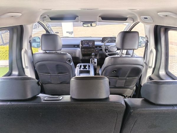 2022-Hyundai-Staria-22d-Executive-Auto image:9
