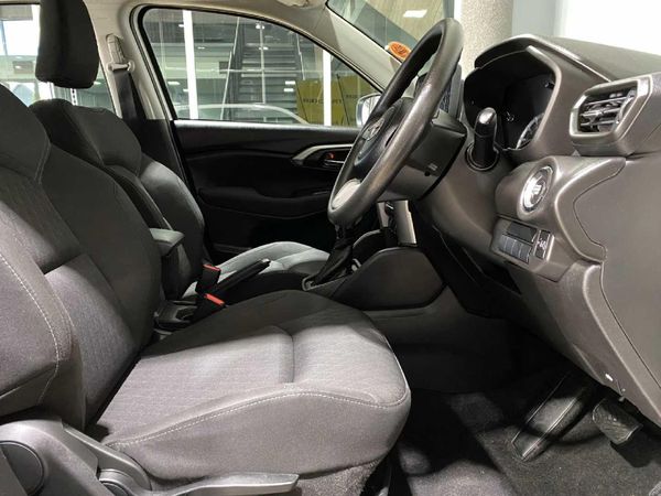 2025-Toyota-Urban-Cruiser-15-XR-Auto image:11