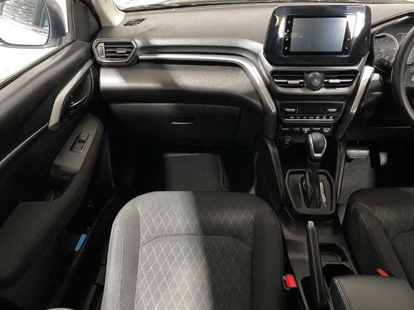 2025-Toyota-Urban-Cruiser-15-XR-Auto image:14