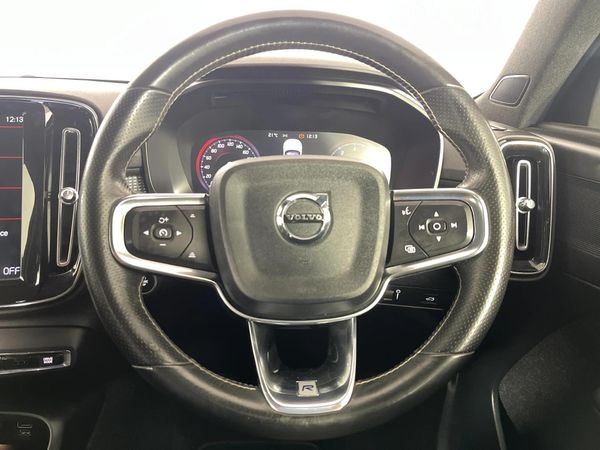2018-Volvo-XC40-T3-R-Design image:12