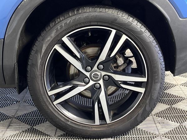 2018-Volvo-XC40-T3-R-Design image:6