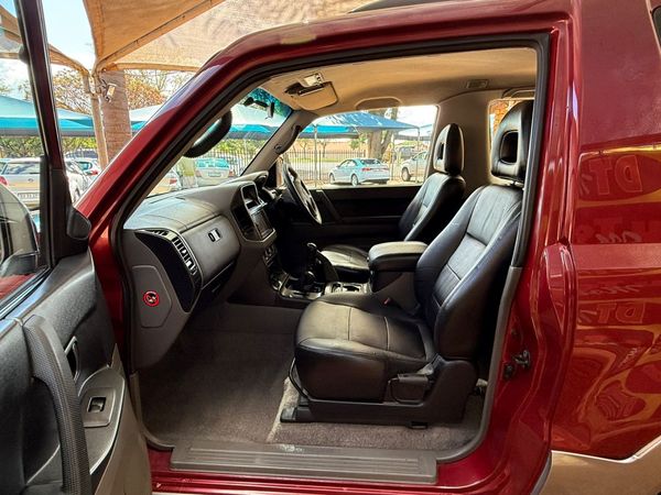 2003-Mitsubishi-Pajero-3200-DI-D-3-dr image:11