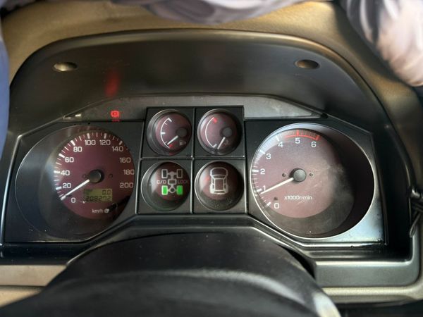 2003-Mitsubishi-Pajero-3200-DI-D-3-dr image:12