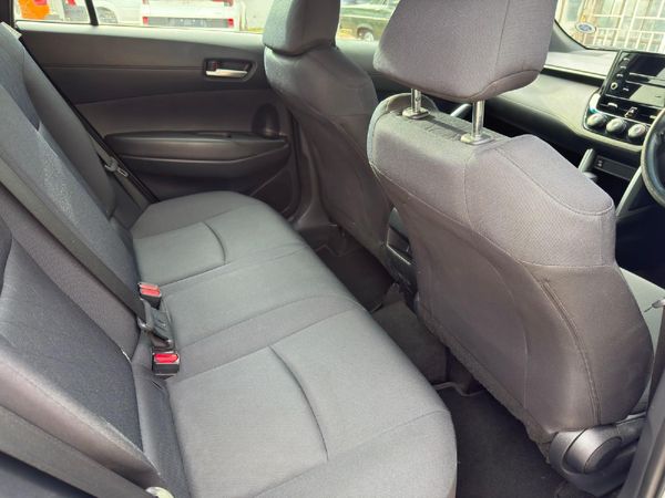 2022-Toyota-Corolla-Cross-18-XI image:11