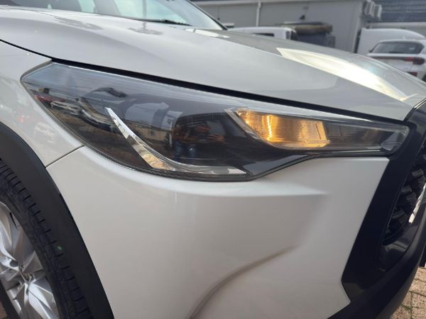 2022-Toyota-Corolla-Cross-18-XI image:8