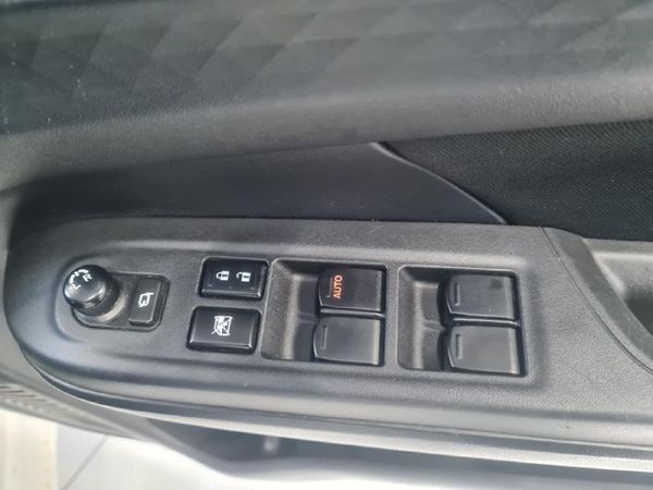 2025-Suzuki-Swift-12-GL image:24