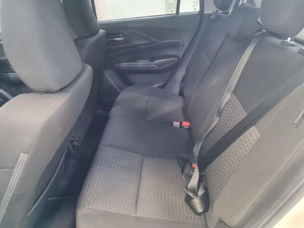 2025-Suzuki-Swift-12-GL image:27