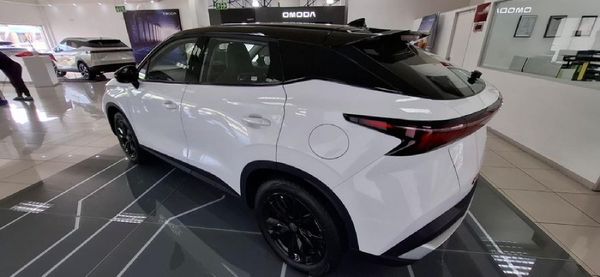 2026-Omoda-C5-15T-Elegance-X image:2