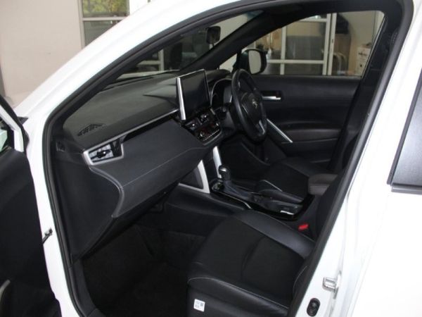 2026-Toyota-Corolla-Cross-18-XS image:1