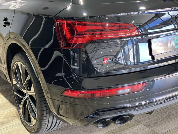 2024-Audi-SQ5-quattro-Auto-Black-Edition image:19