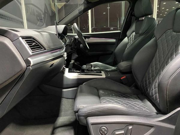 2024-Audi-SQ5-quattro-Auto-Black-Edition image:7