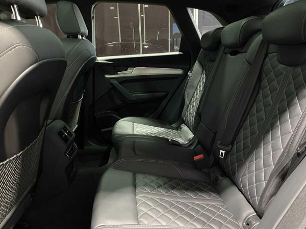 2024-Audi-SQ5-quattro-Auto-Black-Edition image:8