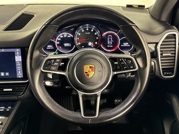 2018-Porsche-Cayenne-Auto image:11