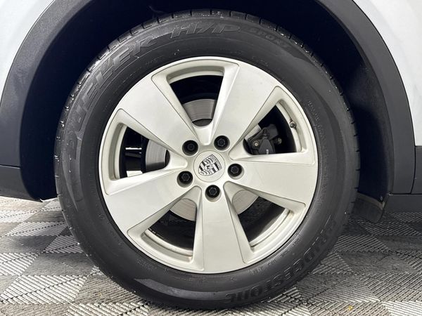 2018-Porsche-Cayenne-Auto image:7