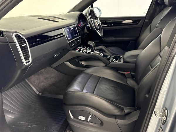 2018-Porsche-Cayenne-Auto image:8