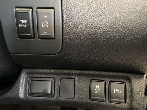 2026-Nissan-Navara-25D-LE-4x4-Double-Cab-Auto image:20